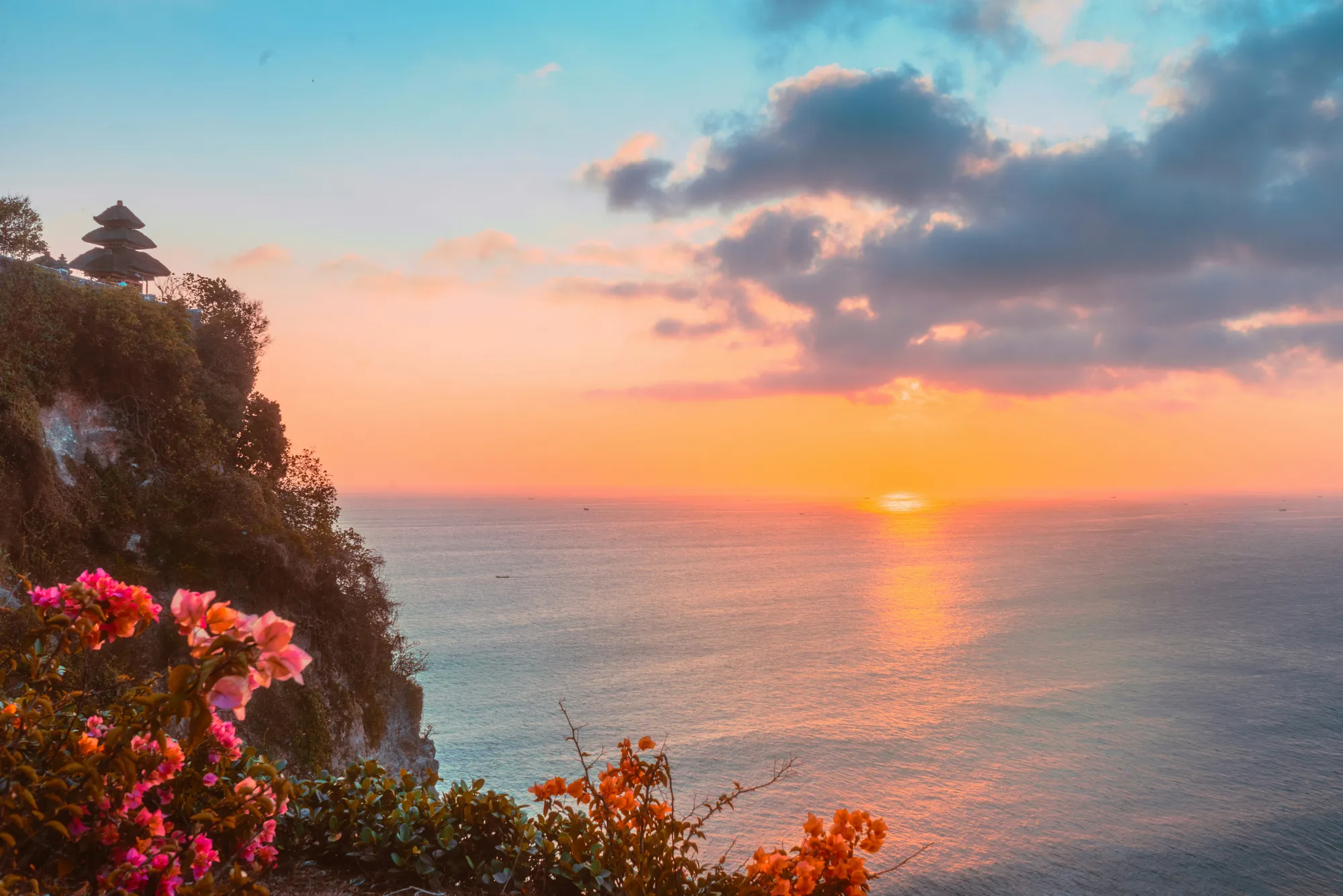 Thumbnail for Massage in Uluwatu: The Secret to Relaxation After Surfing and Exploring Bali’s Clifftop Paradise
